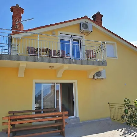 Apartment Ferienwohnung Fuer 8 Personen Ca 91 Qm In Silo, Kvarner Bucht Krk *