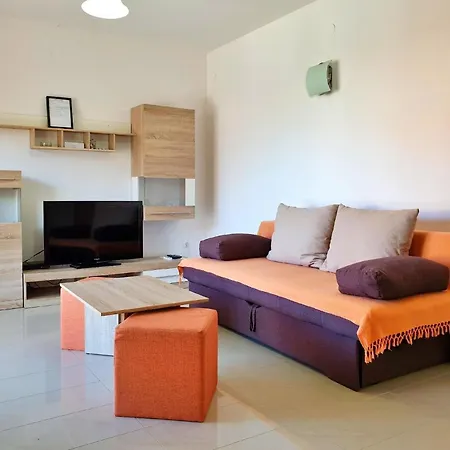 Apartment Ferienwohnung Fuer 8 Personen Ca 91 Qm In Silo, Kvarner Bucht Krk