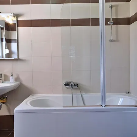 Apartment Ferienwohnung Fuer 8 Personen Ca 91 Qm In Silo, Kvarner Bucht Krk *