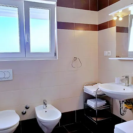 Ferienwohnung Fuer 8 Personen Ca 91 Qm In Silo, Kvarner Bucht Krk Apartment